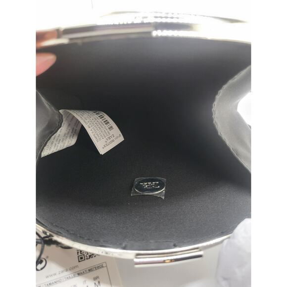 ZARA NWT Oval Clutch Solid Silver Metallic Crossbody Chain Black Fabric Lining - Picture 3 of 6